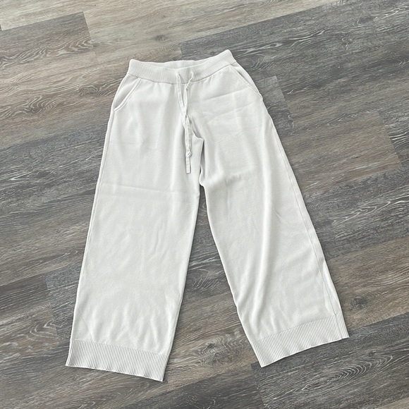 Banana Republic Wide Leg Cropped Sweatpants - Picture 2 of 4